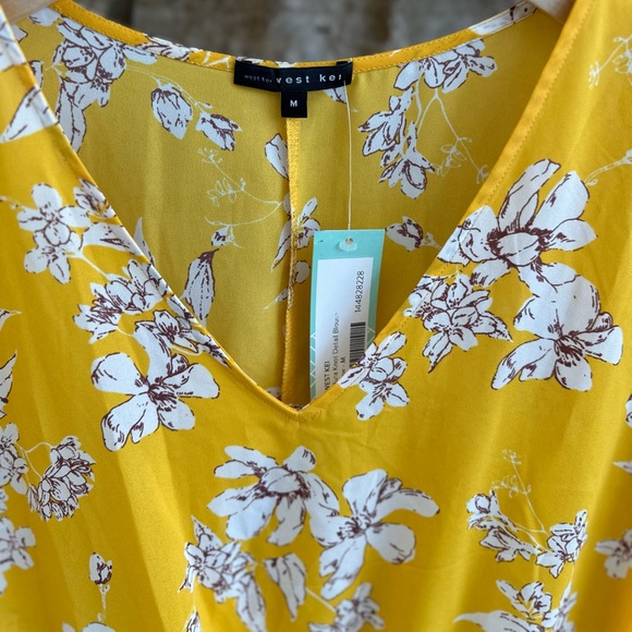 NWT WEST KEI Allura Knot Detail Blouse YELLOW 💛 Women Med Front TIE KNOT V-Neck - Picture 9 of 12